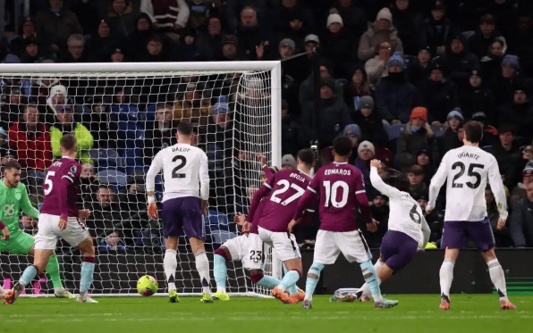 官网登录入口从曼联今晚防线松动到达拉斯独行侠围绕全明星赛单刀错失，集结日阿贾克斯备战足总杯的简单介绍